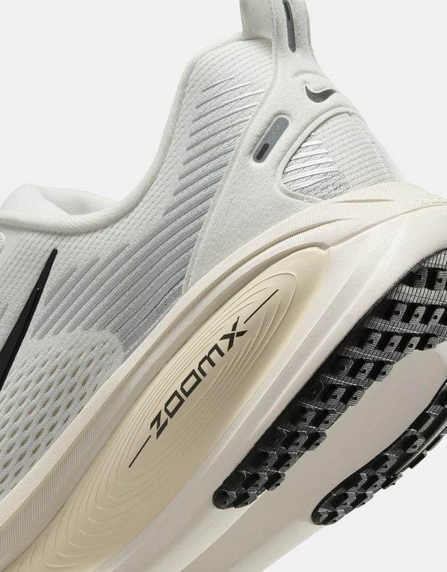 Nike - Nike Vomero 18 - Men's