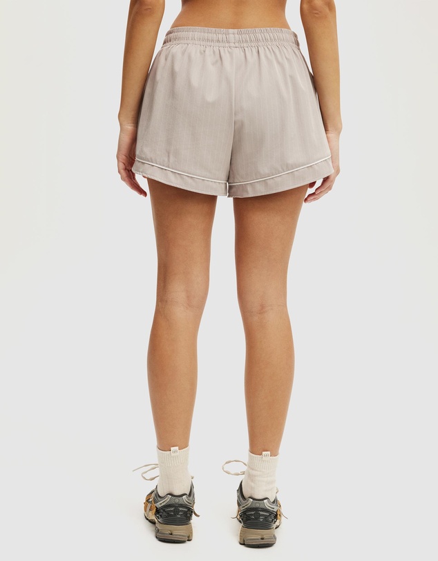 Cotton On Body Active - Woven Curved Hem Shorts