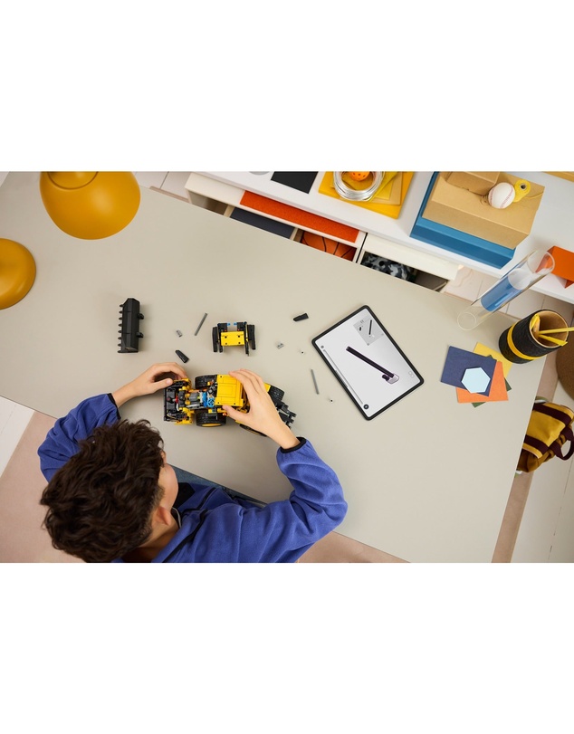 LEGO - 42209 Volvo L120 Electric Wheel Loader