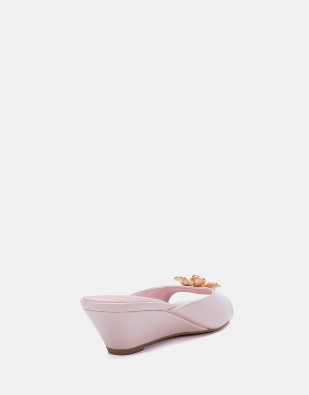 Novo - Willodean-With Trim Wedges