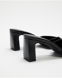 Atmos&Here - Hazel Crinkle Leather Peep Toe Heels