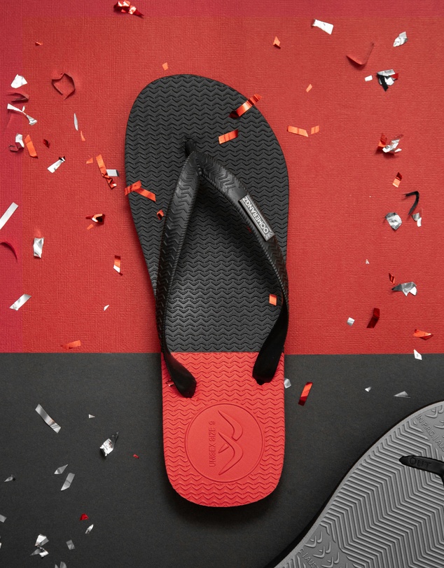 Boomerangz Footwear - Men's Black/Grey/Red Thongs with arch support and 2 x interchangeable straps