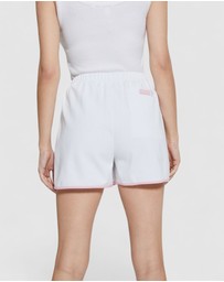 GUESS - Zoey Short