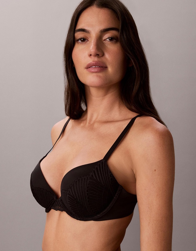 Calvin Klein - Perfectly Fit Lace Push Up Plunge Bra