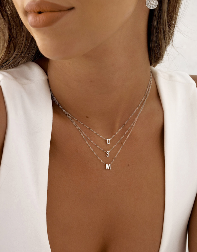 The Silver Collective - Petite A-Z Letter Necklace Silver - M