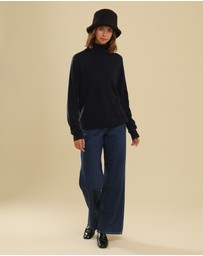 Morgan & Taylor - Drew Teddy Bucket Hat in Black