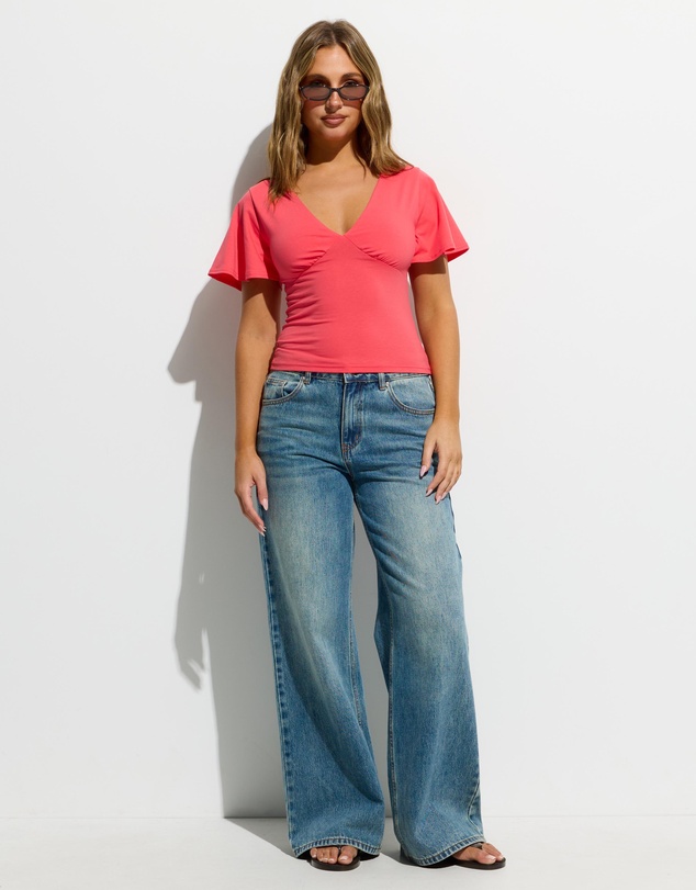 Dazie - Chelsea Flutter Sleeve Top