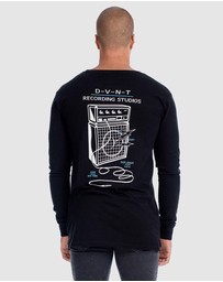 DVNT - Amplified Long Sleeve