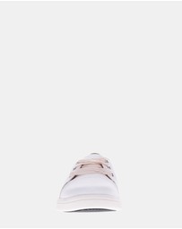 Mia Vita - Bridgette Slip-On Casual Sneaker - White