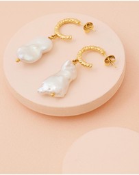 Carly Paiker - Biarritz Pearl Earrings