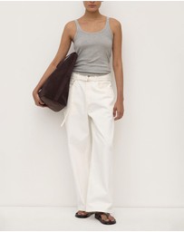 Assembly Label - Loose Fit Jeans