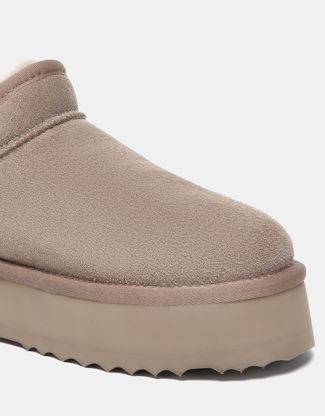 EVERAU - Australian Shepherd Ugg Nano Classic Platform Cow Suede Upper UGG Boots