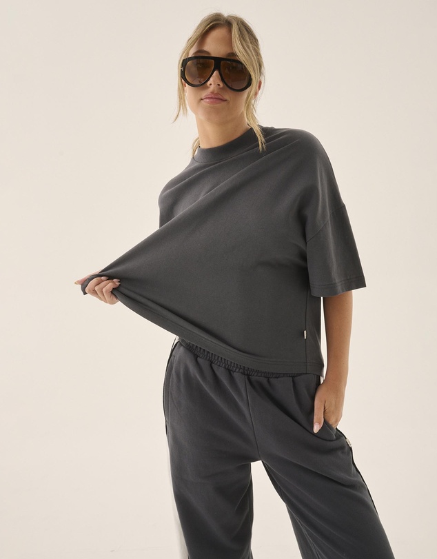 Araminta James - Palmera Tee