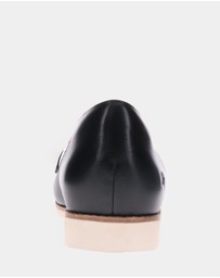 Mia Vita - Remi Casual Slip-On - Black