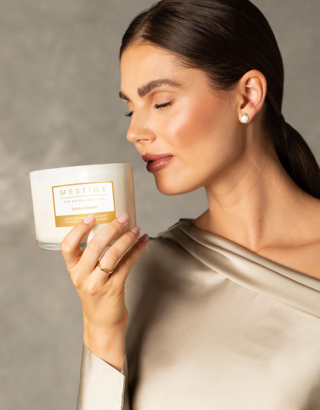 Mestige - Island Dream Scented Soy Candle 340g - Hidden Jewellery Embellished with crystals from Swarovski®