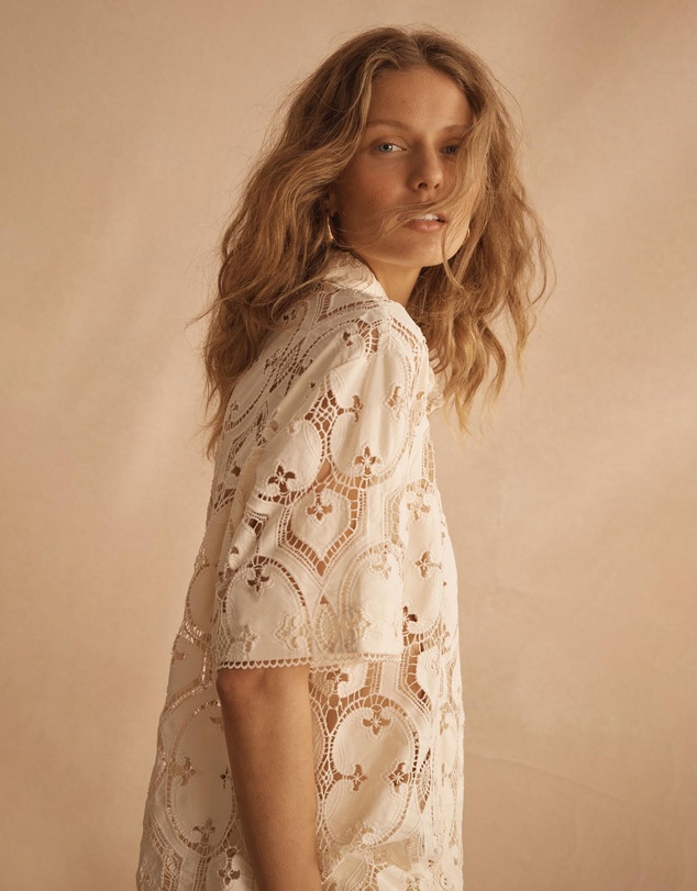 AUR OCEA - Lace Oversized Shirt