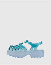 Melissa - Melissa Possession Platform + Susan Fang