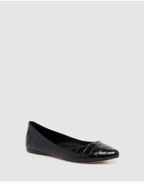 Nine West - Speakup