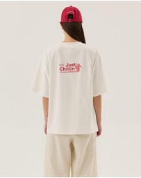 Araminta James - Chillin Tee