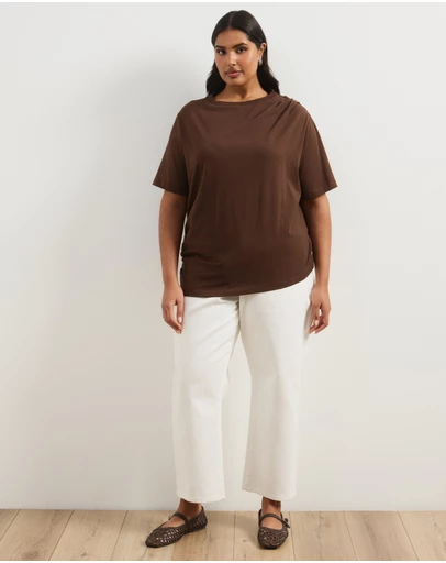 Atmos&Here Curvy - Romy Tuck Details Tee