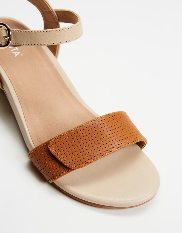 Mia Vita - Nelly Wedge Sandal - Tan