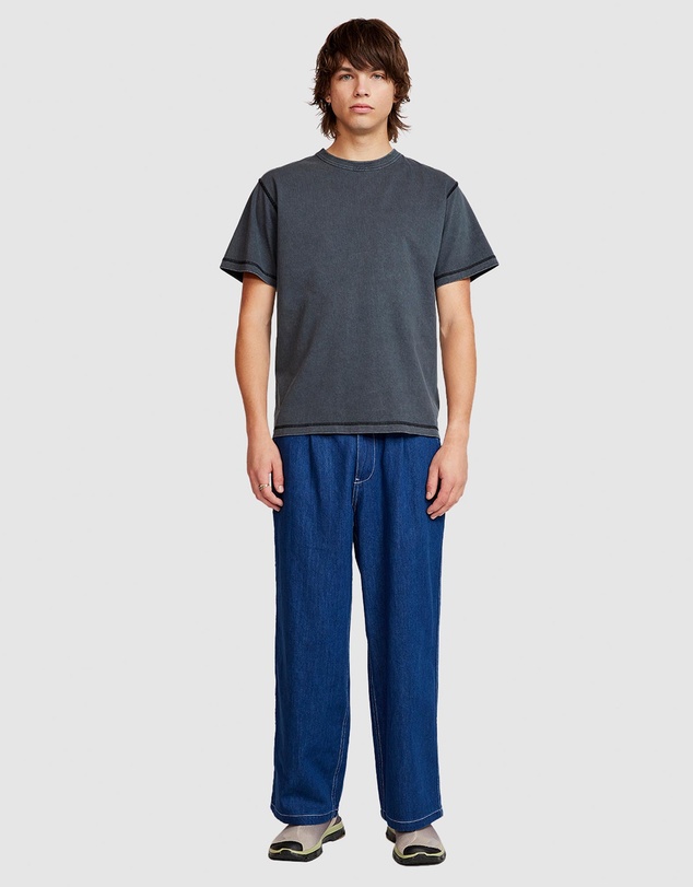 Larriet - Blind Tee