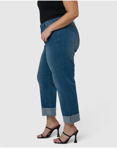 Sunday In The City - The Chain Boyfriend Jean