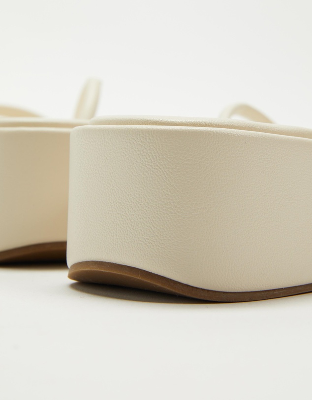 SPURR - Brynn Flatform Sandals - ONLINE EXCLUSIVE