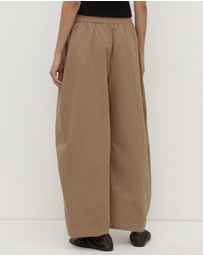 Assembly Label - Lola Barrel Pants