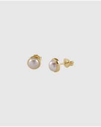 Von Treskow - Cased Round Pearl Studs (6MM)