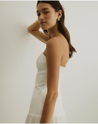 Atmos&Here - Strapless Chiffon Midi Dress