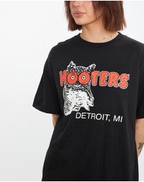 Vintage by The Real Deal - Pre Loved - Vintage Hooters Tee