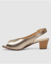 Wide Steps - Hilda