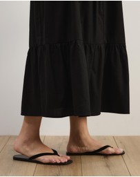 Atmos&Here Curvy - Josie Linen Blend One Shoulder Tiered Maxi Dress