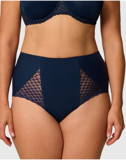 Simone Perele - Subtile Control Full Brief