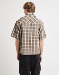 Black Noise White Rain - Homage Cropped Resort Shirt