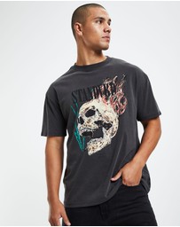 Standard - Flame Skull T-Shirt