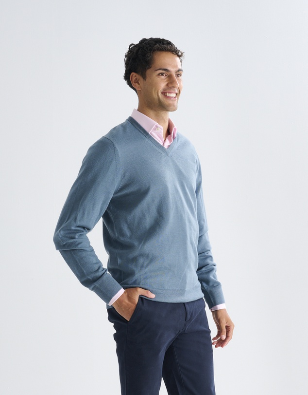3 Wise Men - 3 Wise Men Fisher V Neck Merino Knit - Cement