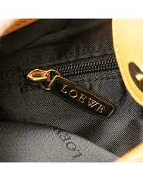Pre-Loved by Azura Reborn - Pre-Loved loewe Elegant Leather Shoulder Bag for Everyday Use and Stylish Look