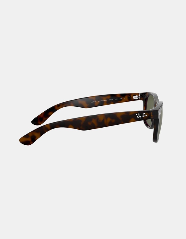 Ray-Ban - New Wayfarer Classic Polarised RB2132