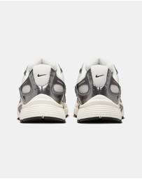Nike - Nike V5 RNR - Men's