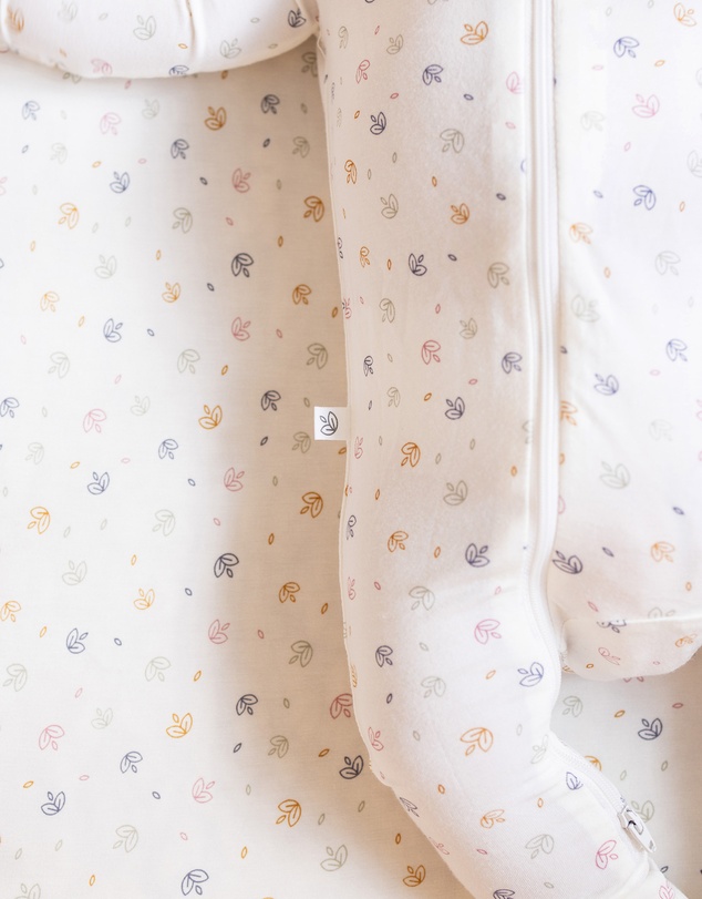 Grow Kindly - Light Zippee Baby Romper in Rainbow Dreaming (0.2 TOG)