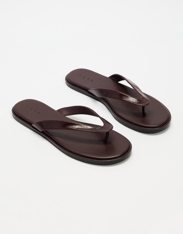 AERE - Round Toe Leather Thongs