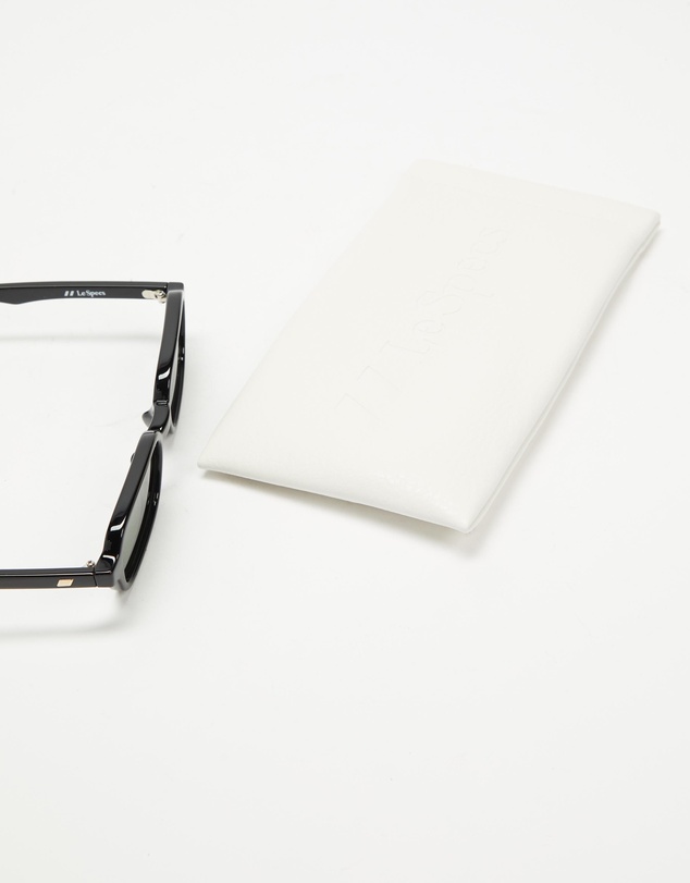 Le Specs - Pilferer