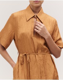 Minima Esenciales - Roma Crinkle Shirt Dress