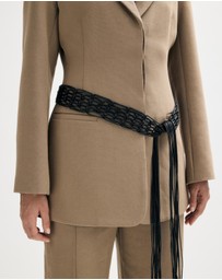 Minima Esenciales - Ise Macrame Belt Blazer