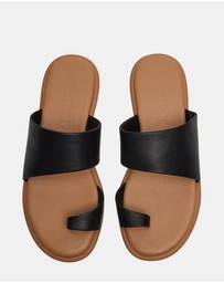 Steve Madden - Zani Black Leather Sandals