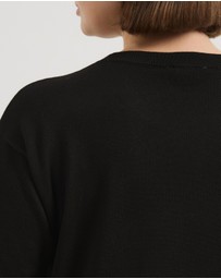 Atmos&Here Curvy - Lana Short Sleeve Oversized Knit Top