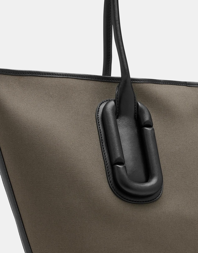 Marc Jacobs - The Tote Bag
