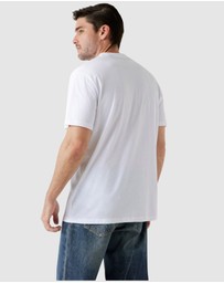 GUESS - Triangle Logo T-shirt